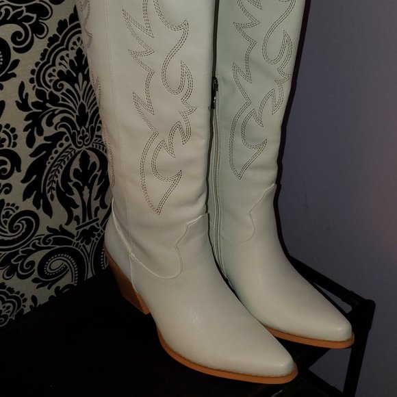 Ladies cowboy boots - Picture 1 of 3